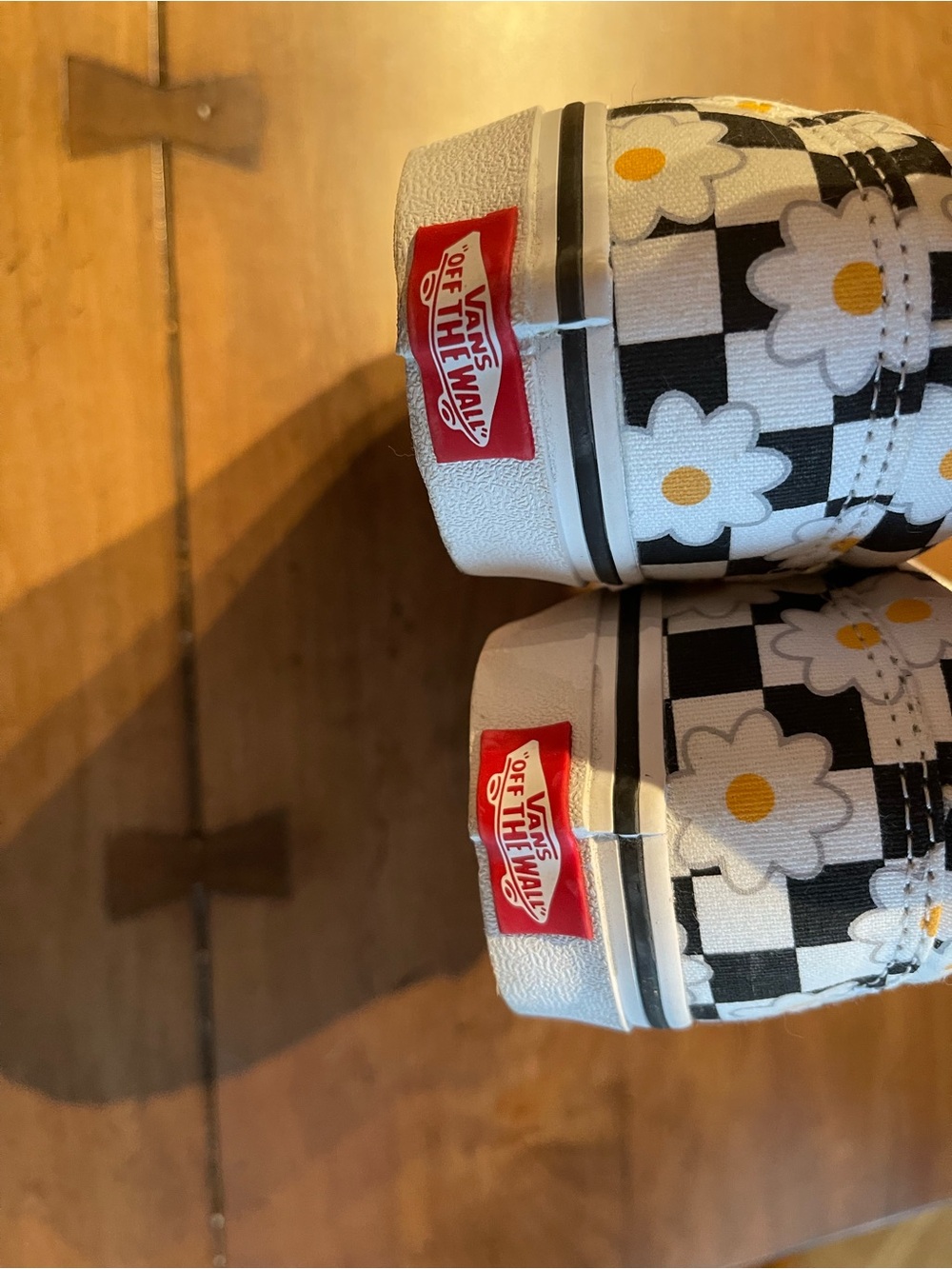 Vans women’s Checkerboard Daisy Sneakers - White, Black, Yellow - Picture 5 of 8